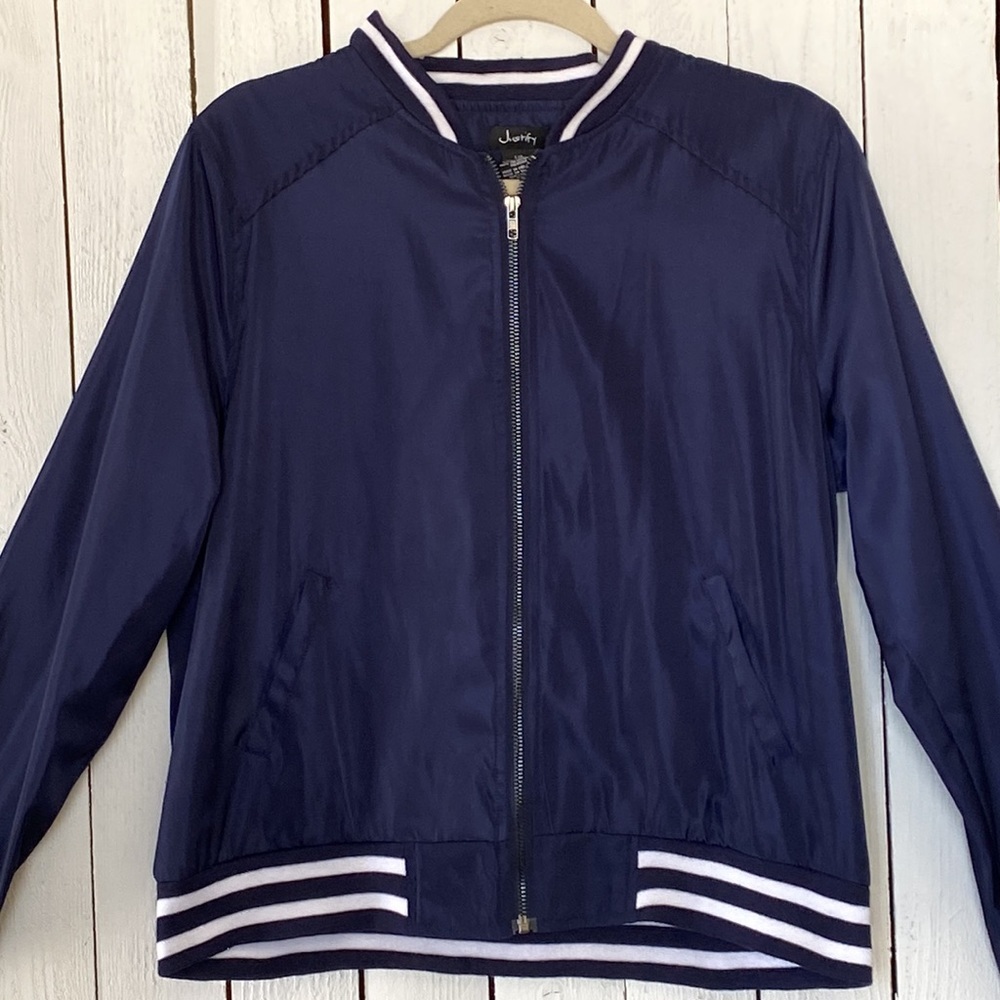 Jacket Justify - Picture 2 of 7